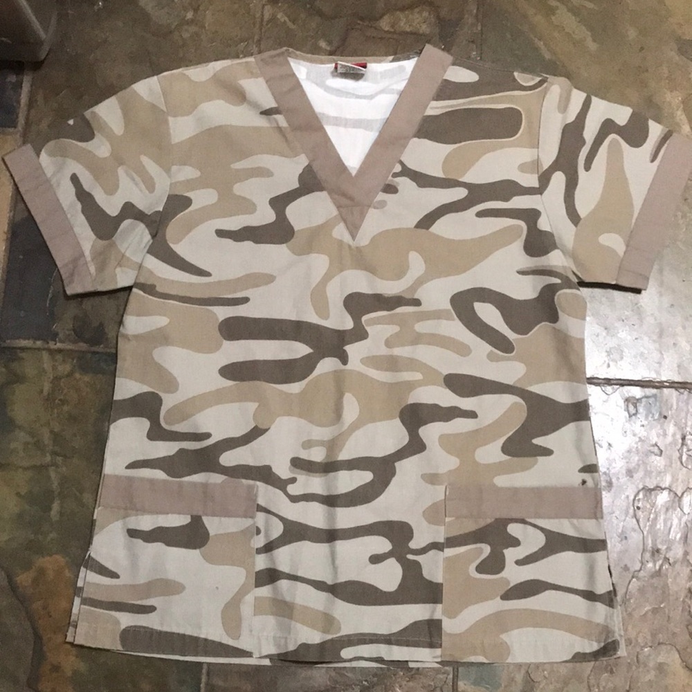 Salus scrub top